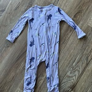 18-24m Kyte baby taro shark romper euc